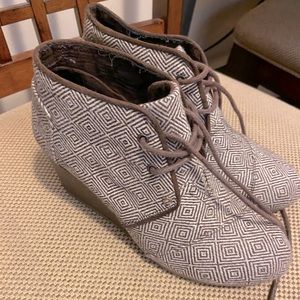 Women’s TOMS wedge bootie